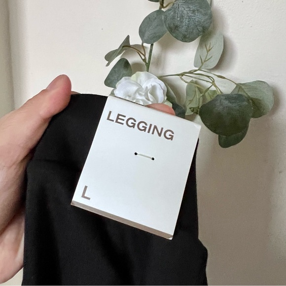 NWT Cleo Leggings - Picture 4 of 9